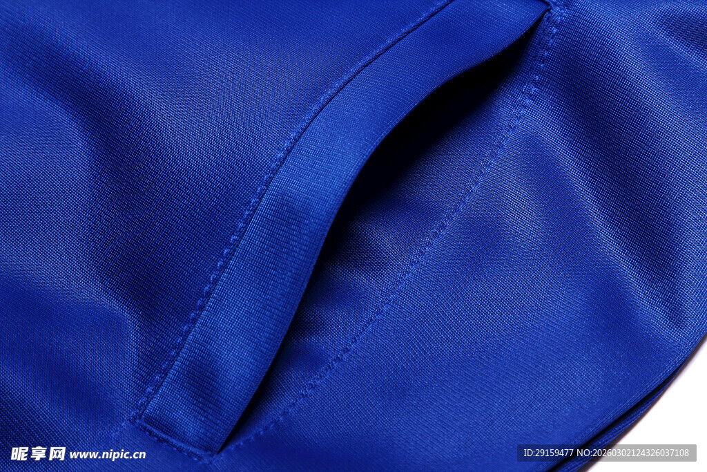 蓝色衣物细节特写