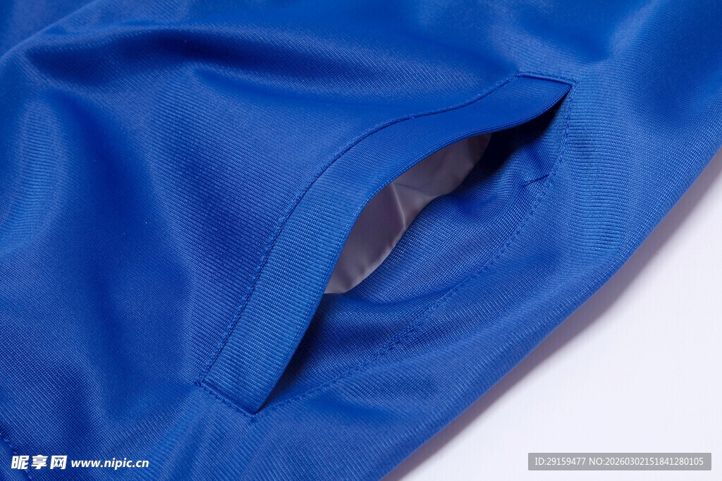 蓝色衣物细节特写