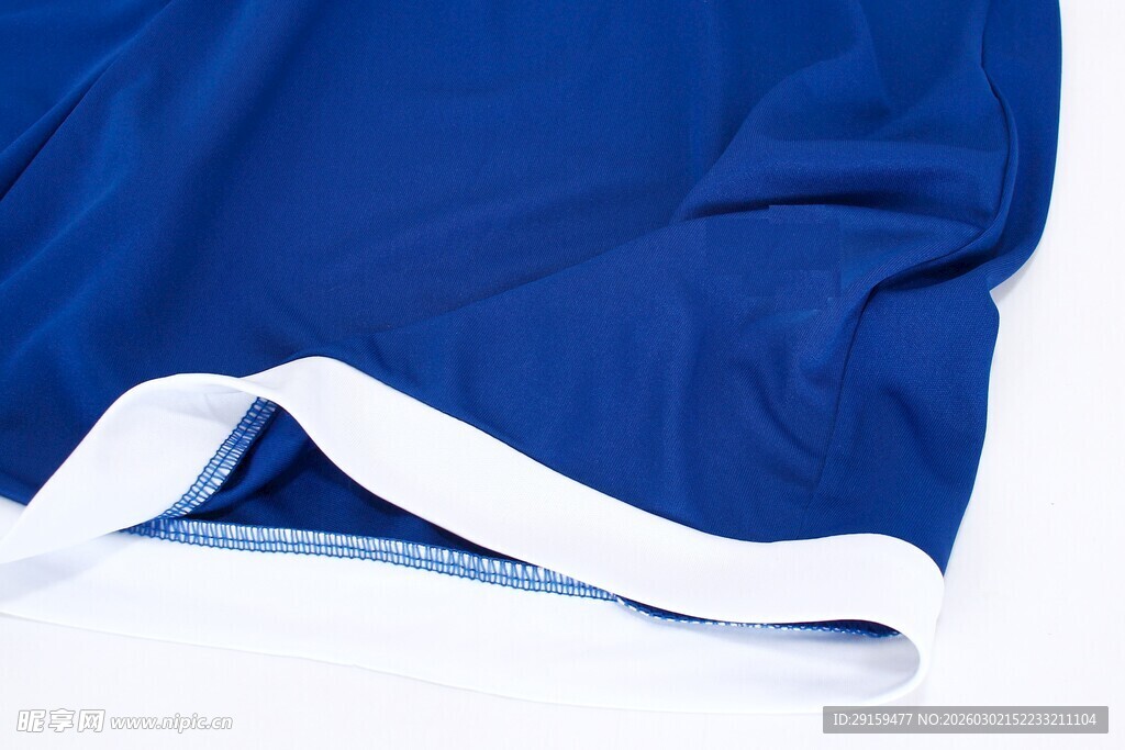 蓝色衣物局部特写