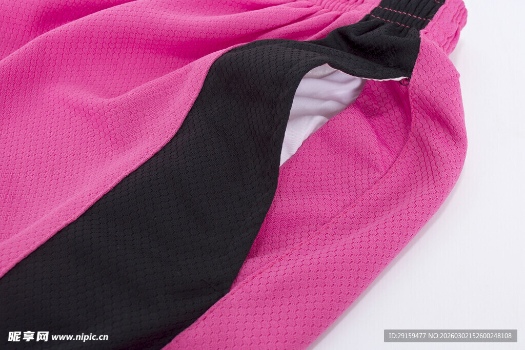 粉色衣物细节特写