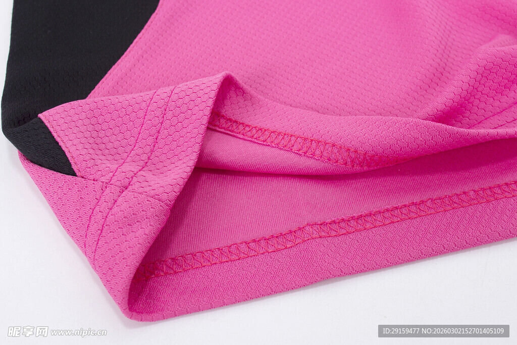 粉色衣物细节特写