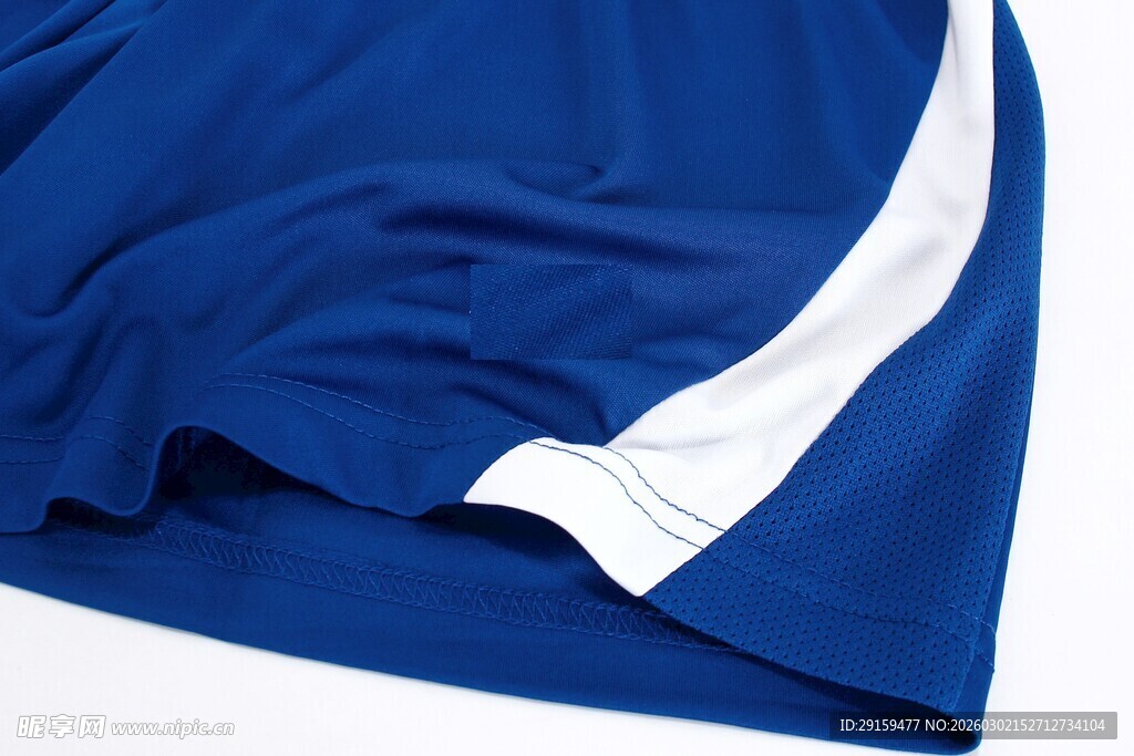 蓝色运动服局部特写