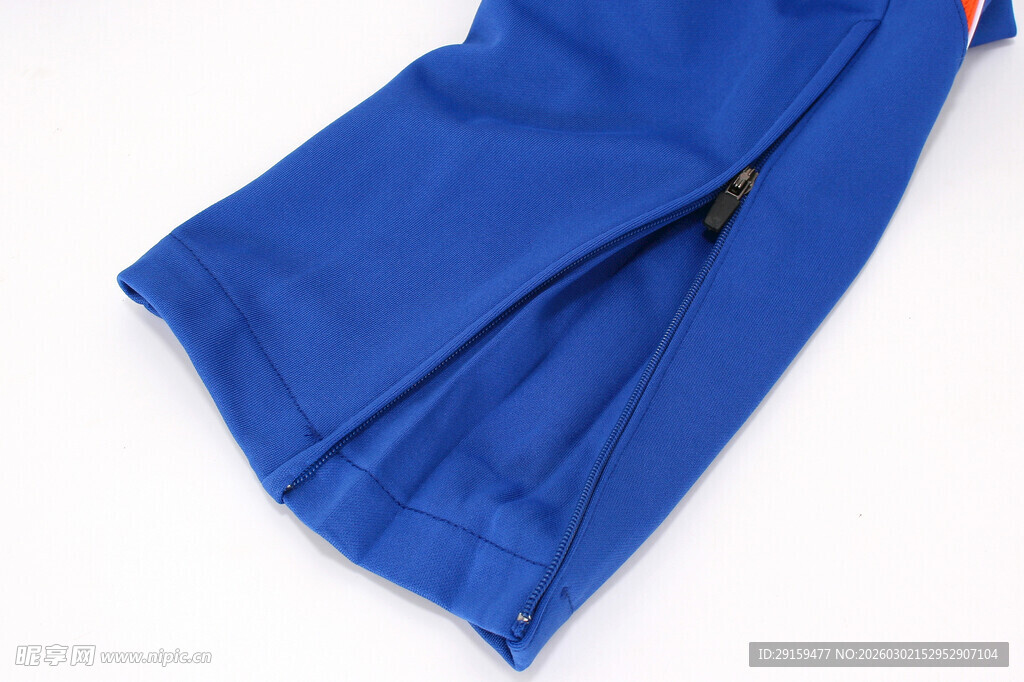 蓝色衣物拉链细节特写