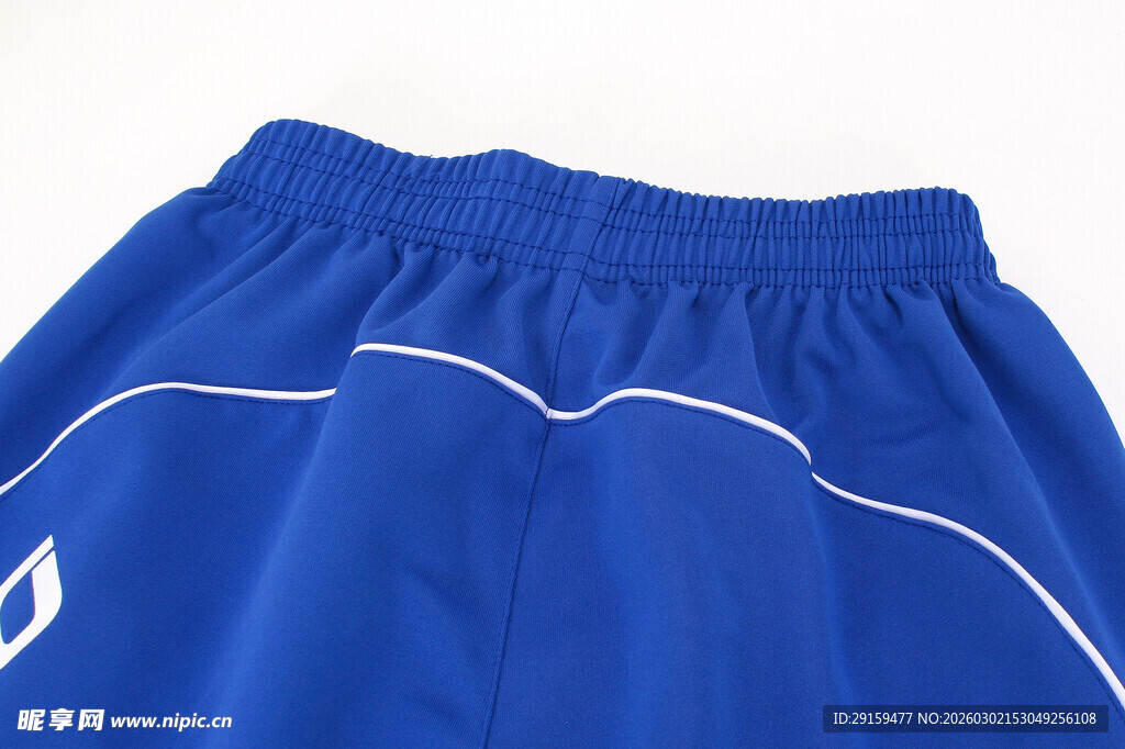 蓝色运动短裤特写