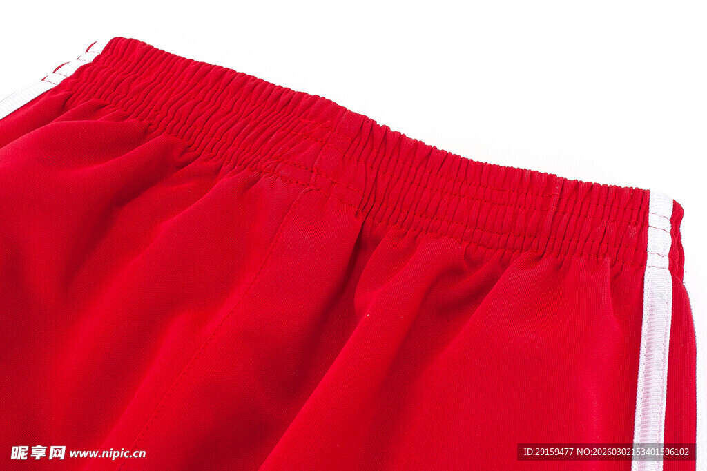 红色运动裤近景展示