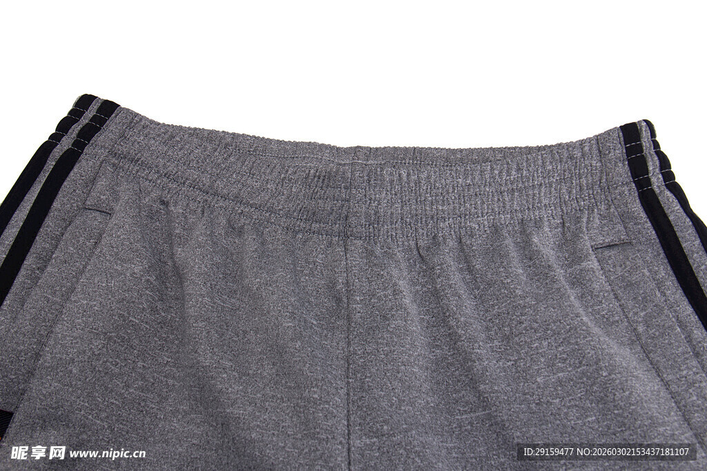 灰色侧边条纹运动短裤