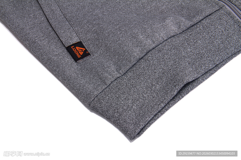 灰色衣物细节特写