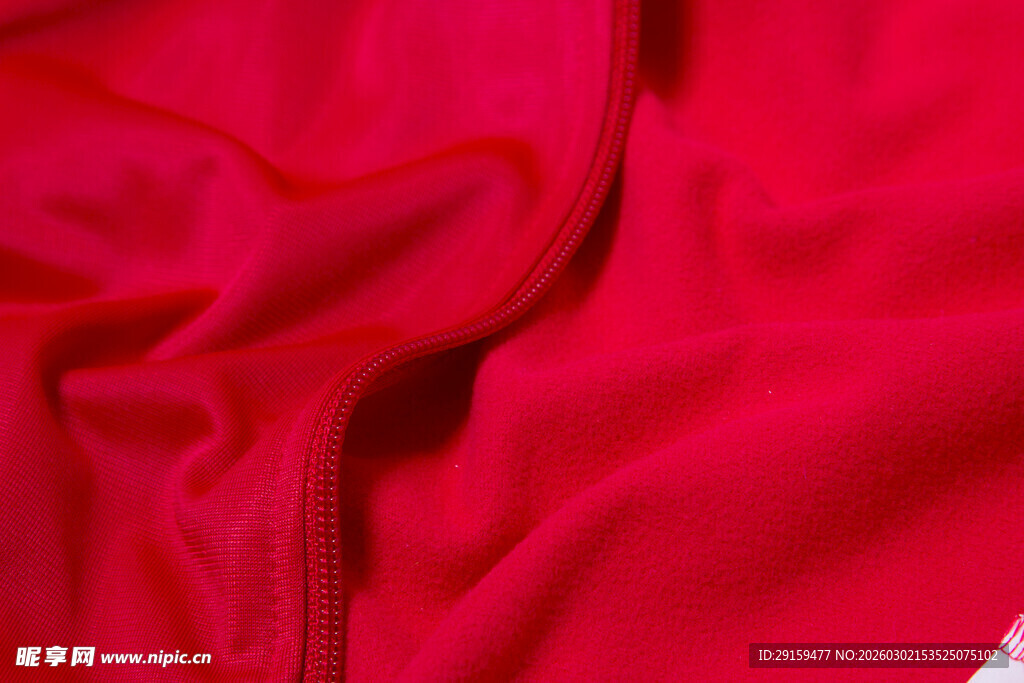 红色褶皱布料纹理特写