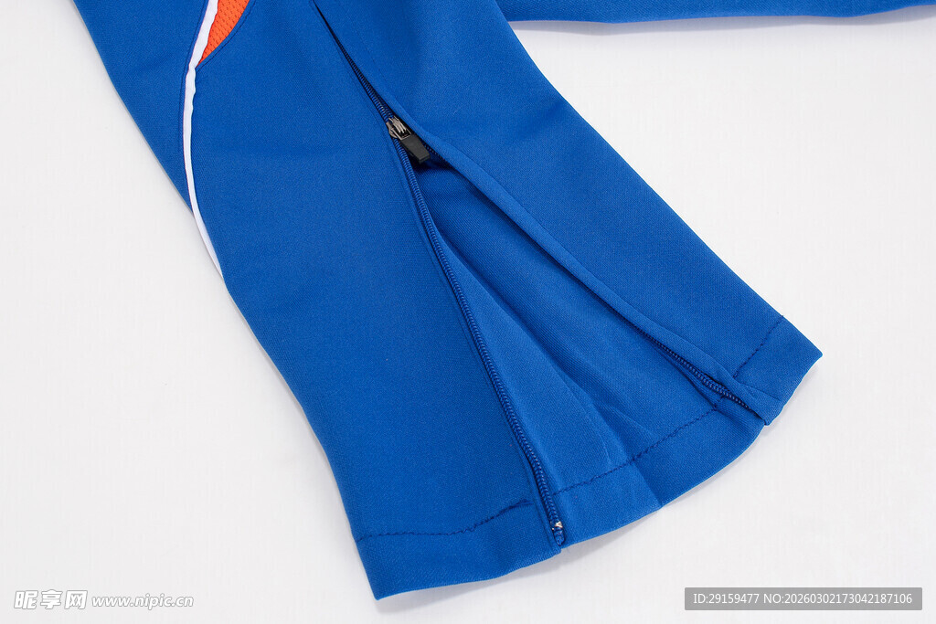 蓝色运动服拉链特写
