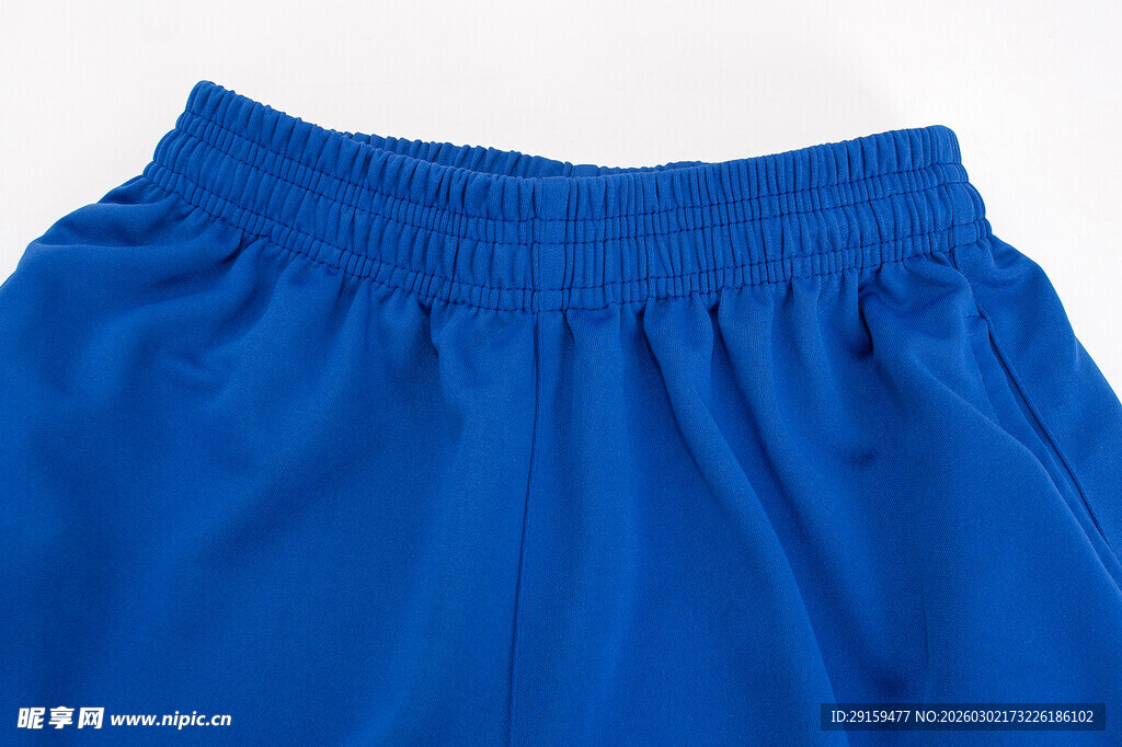 蓝色宽松款休闲短裤