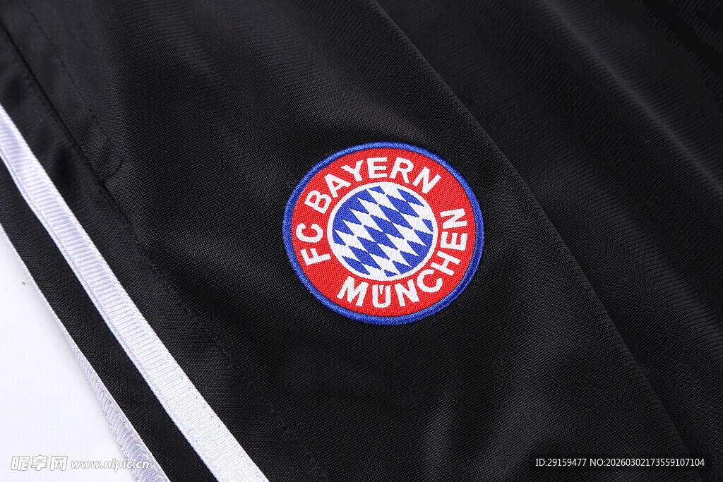 拜仁慕尼黑队服细节展示
