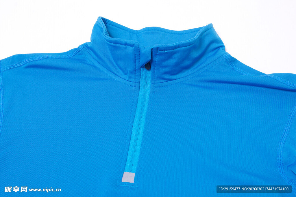 蓝色半拉链高领运动上衣