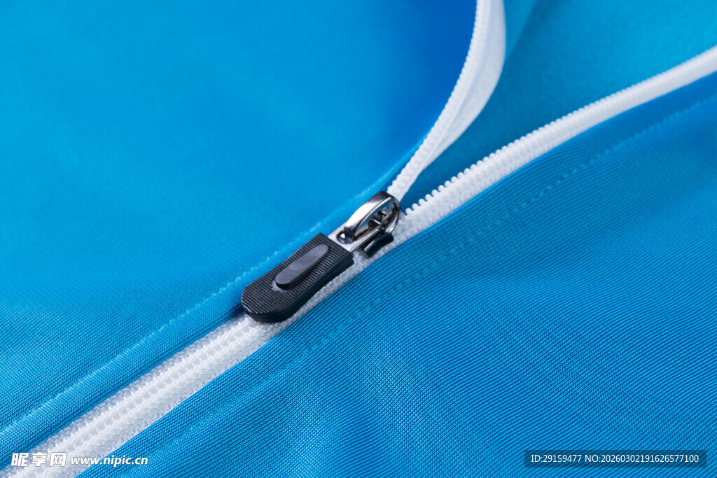 蓝色衣物拉链特写