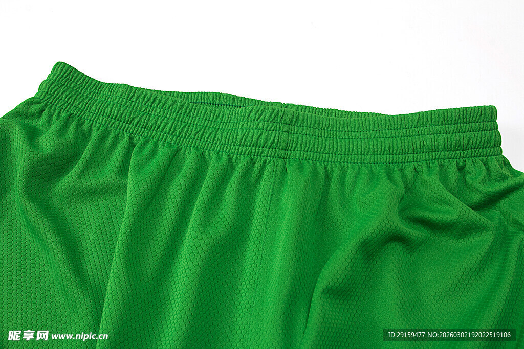 绿色宽松休闲短裤