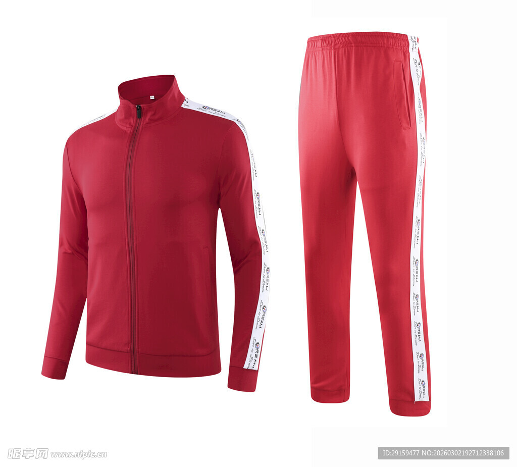 红色运动套装两件套