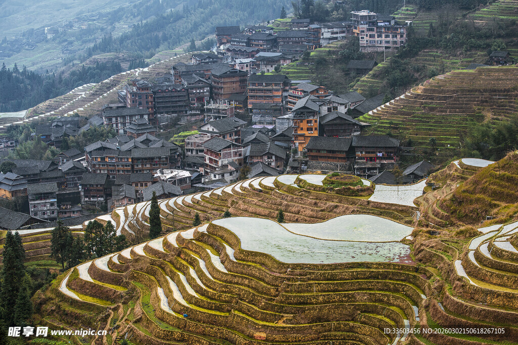 梯田村落美景