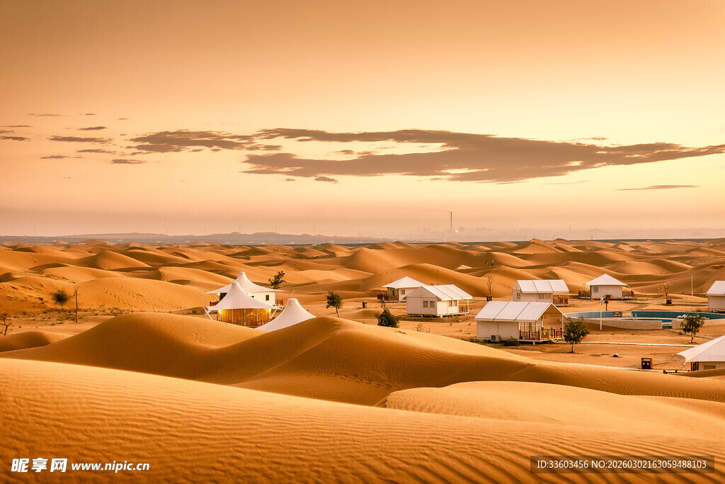 沙漠中的特色帐篷营地