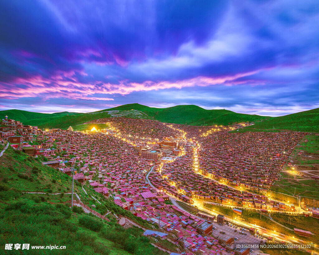 壮丽山谷夜景风光