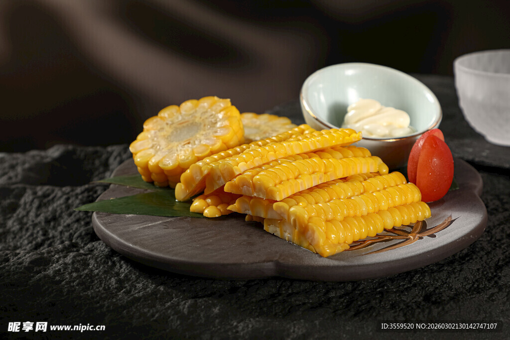 香酥玉米烙摆盘美食