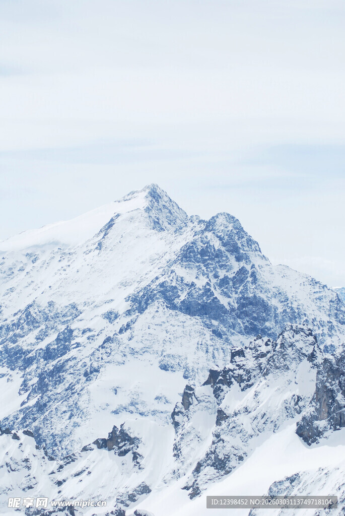 雪山壮丽景致