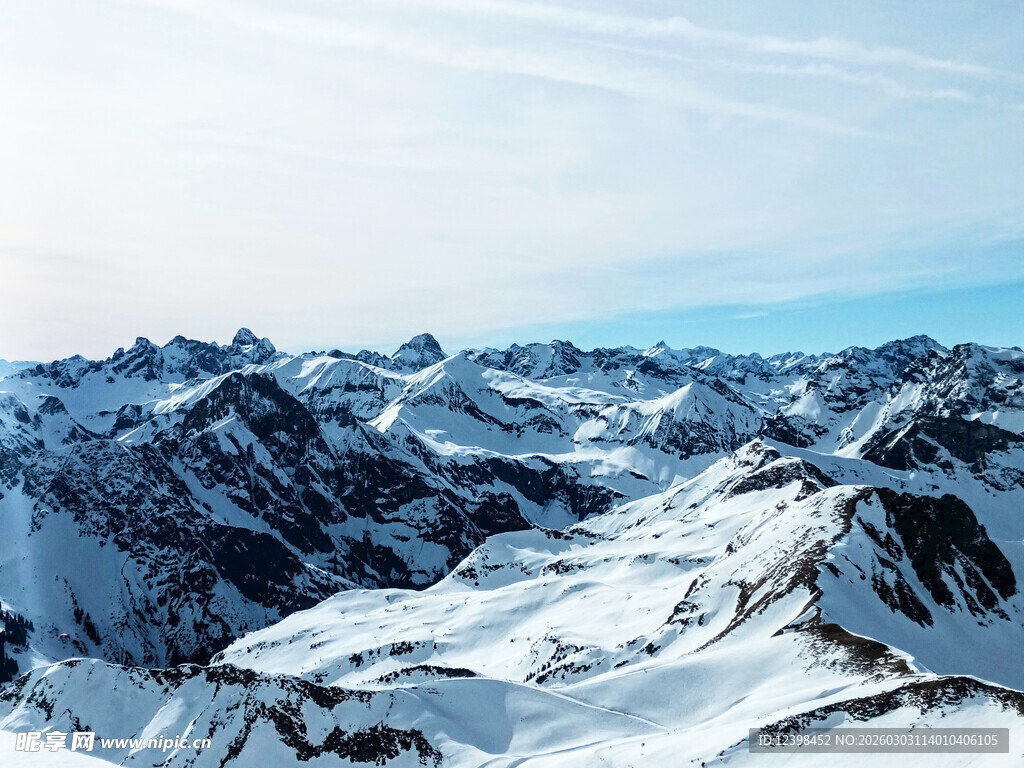 壮丽雪山景观