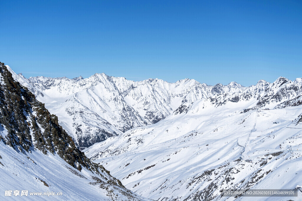 雪山壮丽风光