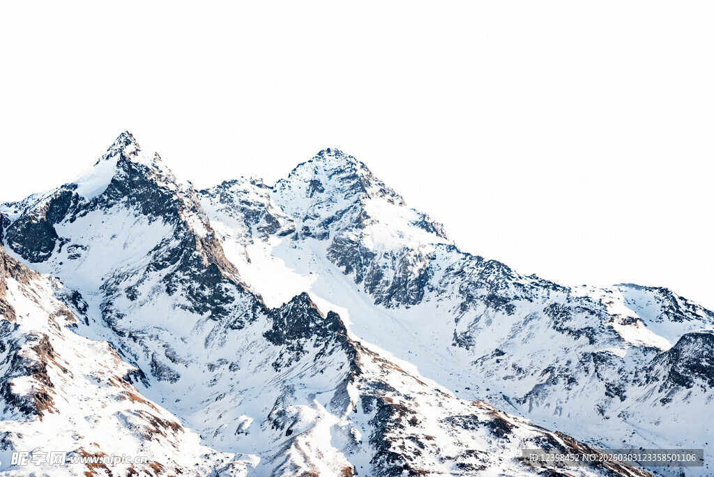 巍峨雪山壮丽景致