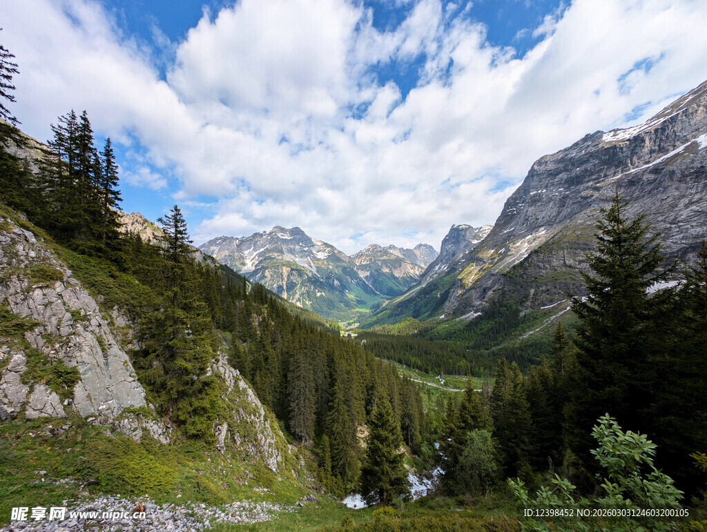 山间美景