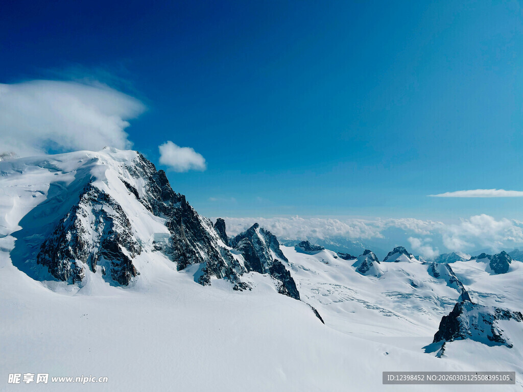 壮丽雪山美景
