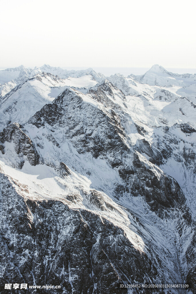 壮丽雪山景观