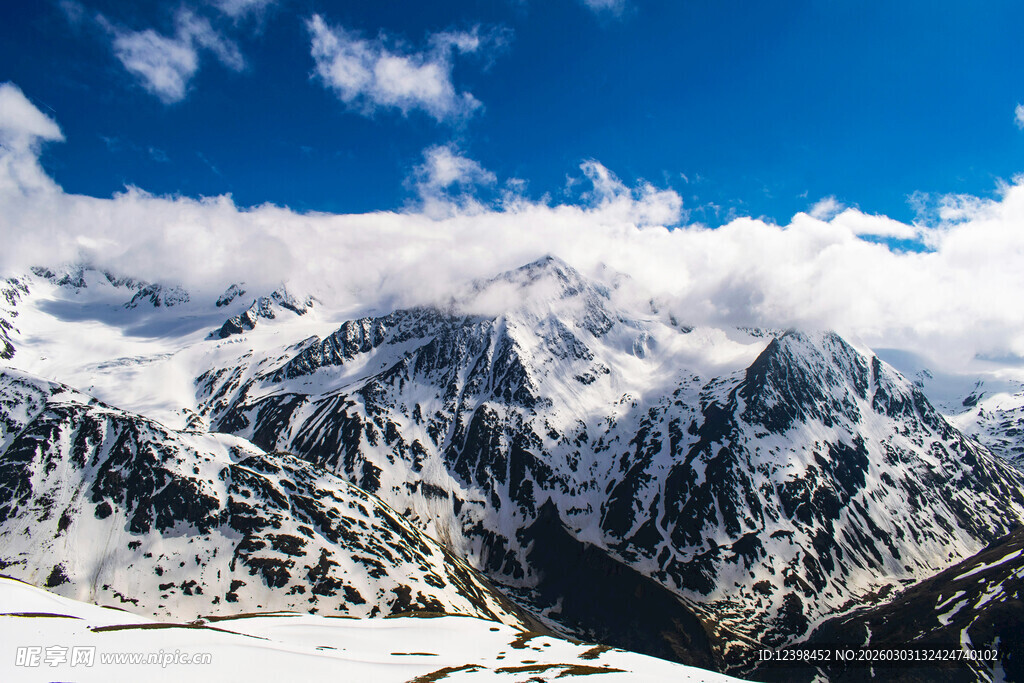 壮丽雪山美景