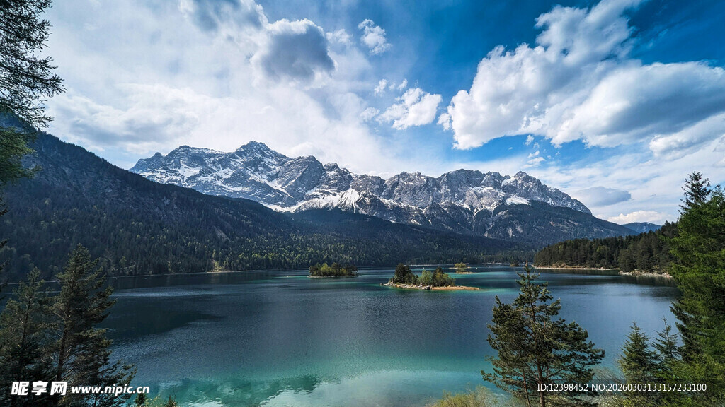 阿尔卑斯山的绝美湖光山色
