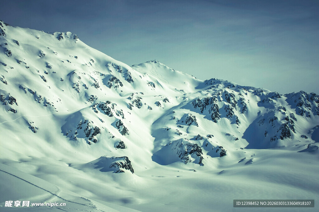 壮丽雪山景观