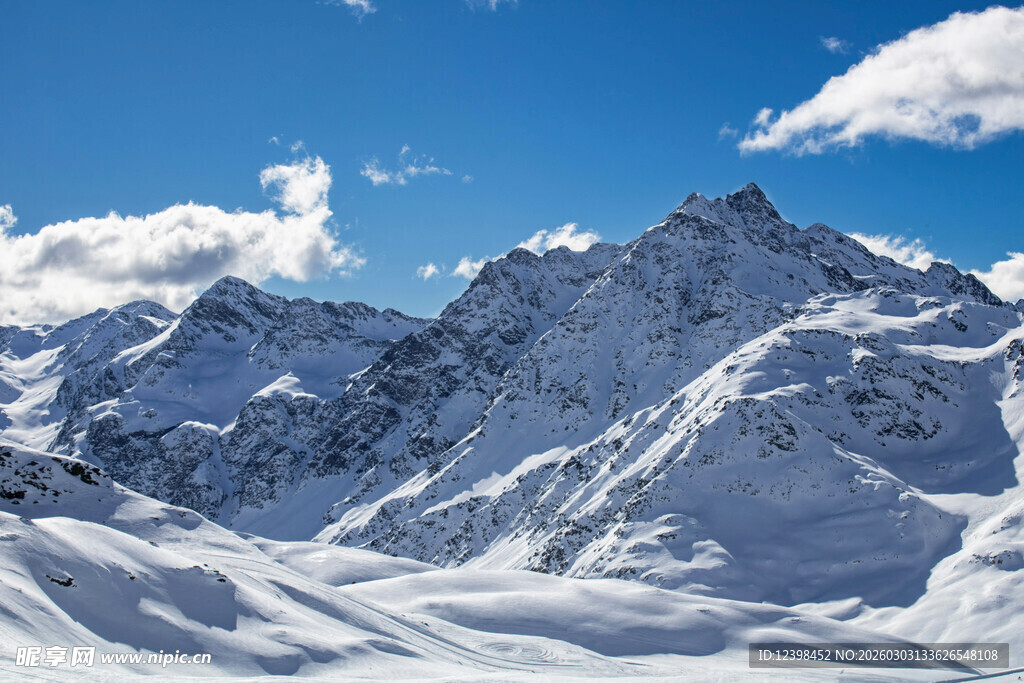 壮丽雪山美景