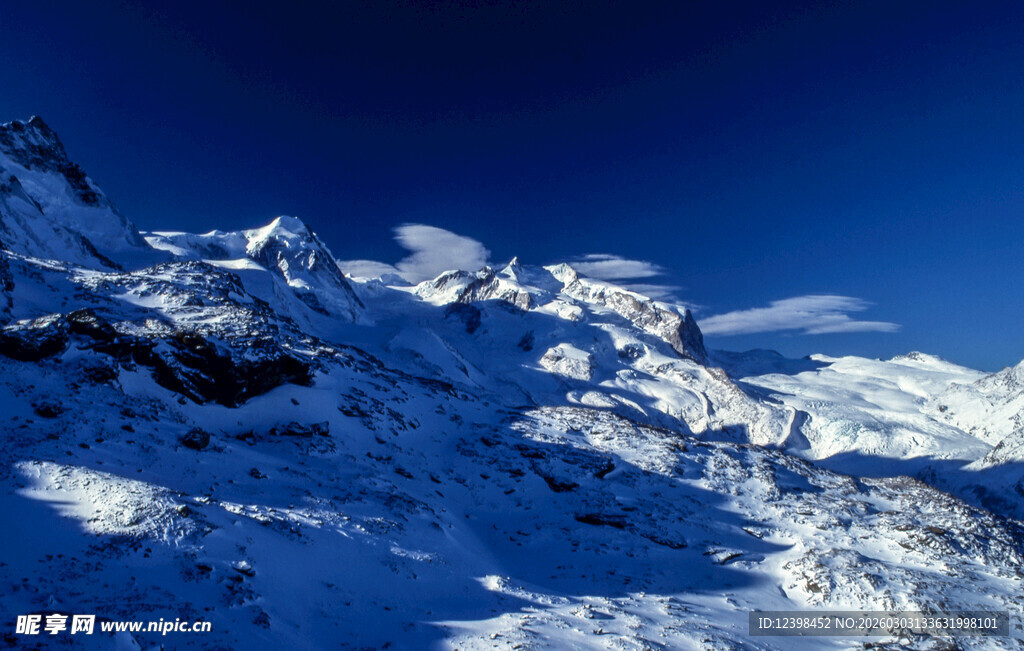 雪山壮丽景致