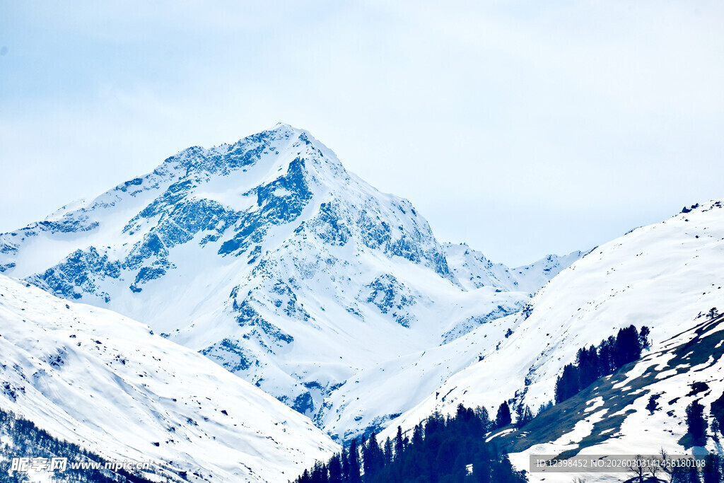 壮丽雪山风景