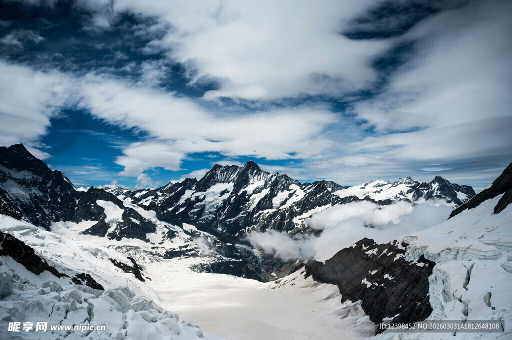 雪山壮丽风光