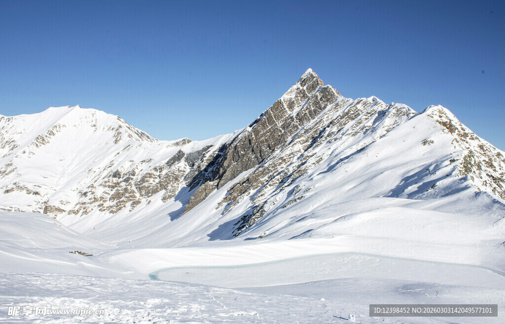 壮丽雪山美景