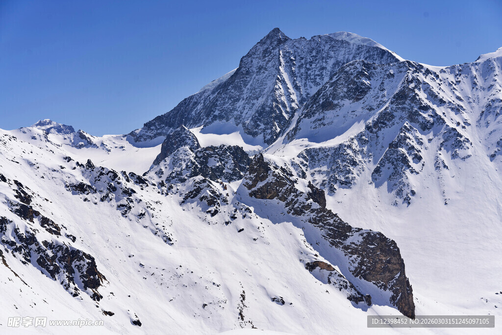 壮丽雪山美景