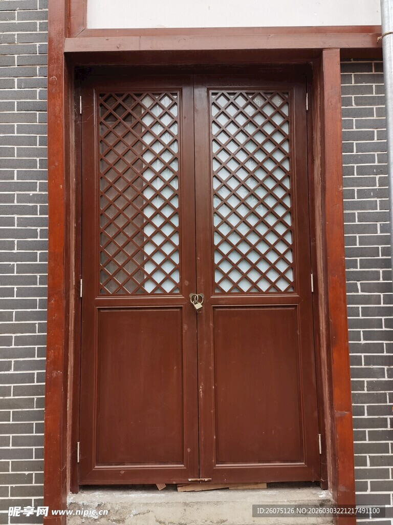 复古双开木质大门