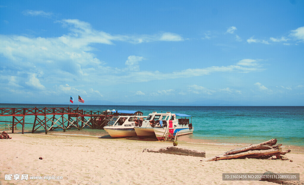 美丽海滨沙滩度假场景