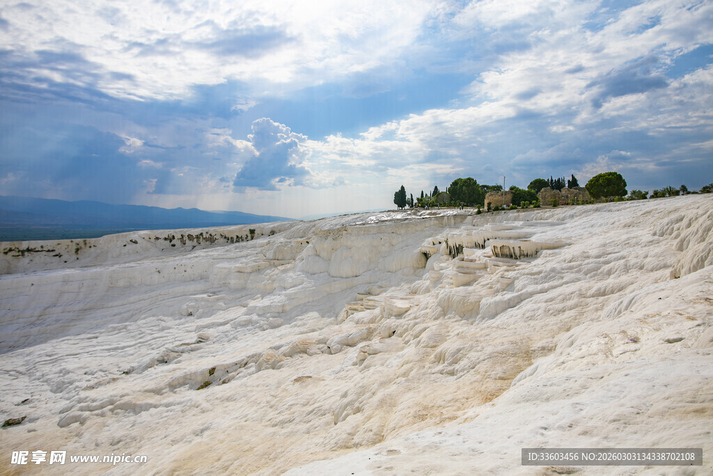 梦幻白色地貌景观