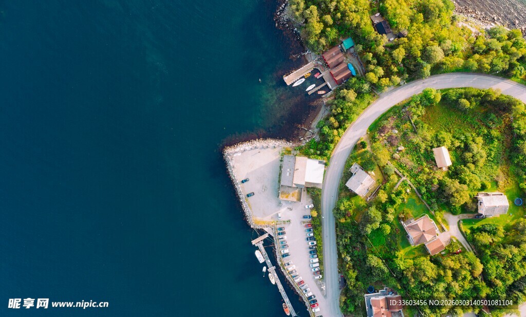 俯瞰海滨度假胜地美景