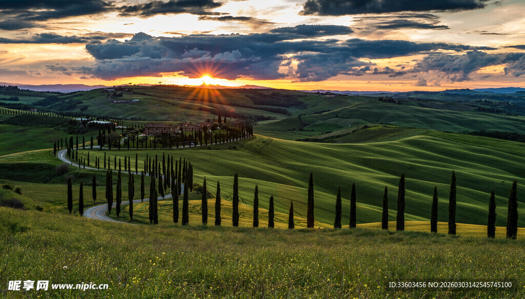 夕阳下的田园风光