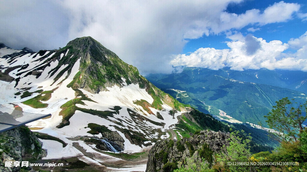 雪山壮丽风光