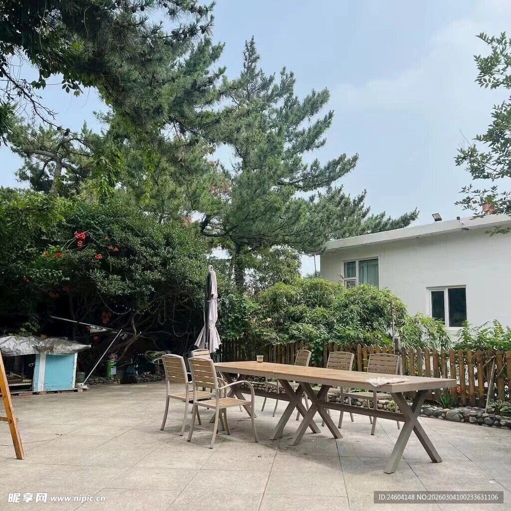 户外庭院休闲桌椅场景