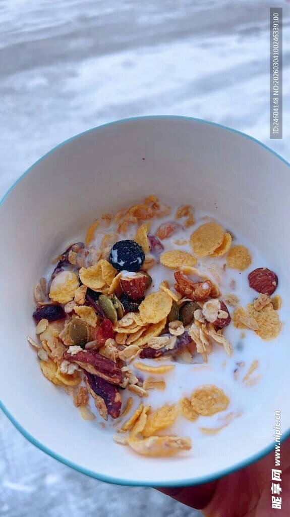 美味谷物水果早餐碗