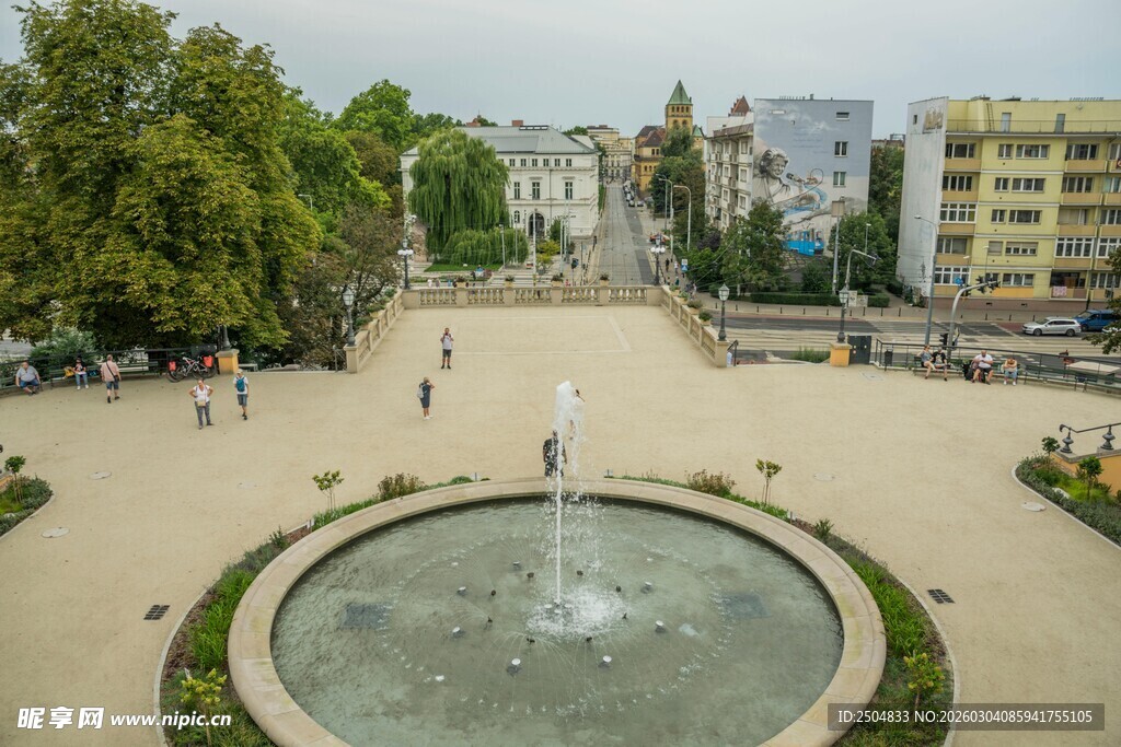 城市广场喷泉景观
