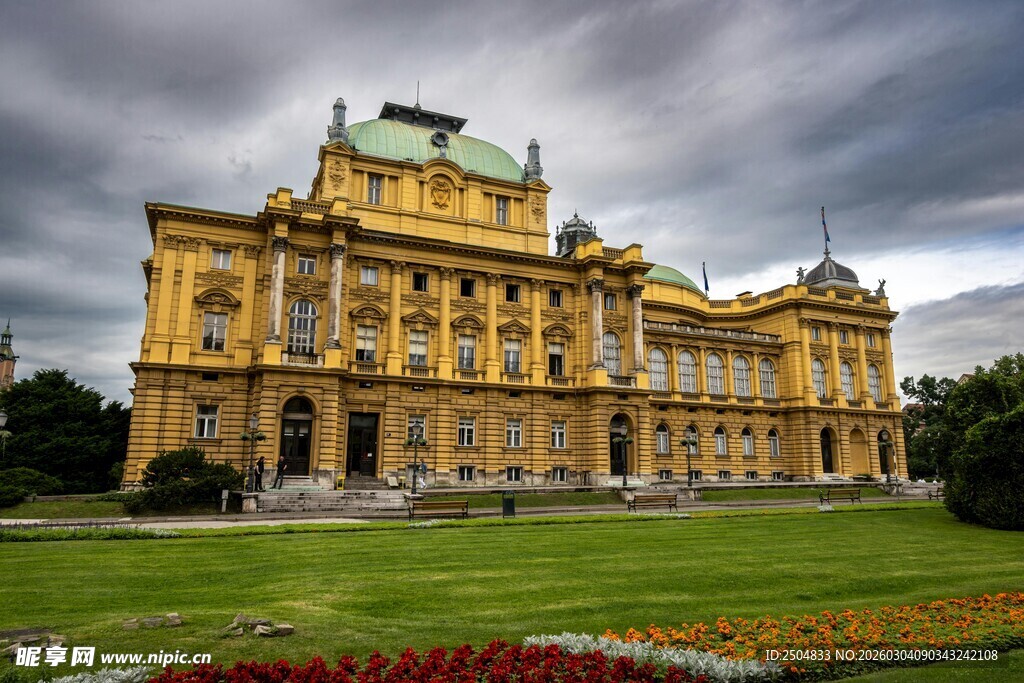克罗地亚国家剧院壮丽景观