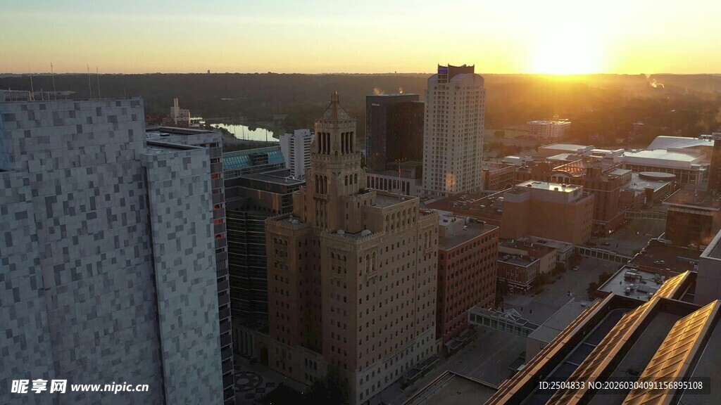 城市日落天际线景观